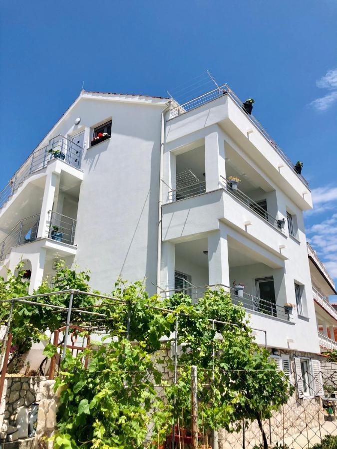 Villa Dani Sea & Pool Apartments Trogir Exterior foto